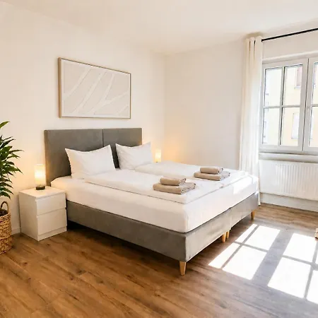 Premium Apartment Rent2Stay - Neu renoviert und zentral Apartment